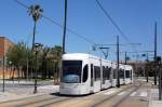 Metro / Tram Valencia: Straenbahn- Wagen 4204 als Linie 6 nach Tossal del Rei in der Nhe der Haltestelle La Cadena (am Strand von Valencia).