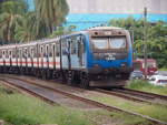 Sri Lanka Railway Class S12 fährt als Train 8759 von Colombo Fort nach Wadduwa. Nächster Halt Colombo KOMPANNAVIDIYA. Aufgenommen am 13.11.17