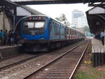 Sri Lanka Railway Class S12 fährt als Train 8759 von Colombo Fort nach Wadduwa. Nächster Halt Colombo KOMPANNAVIDIYA. Aufgenommen am 13.11.17