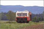 Kurz vor der Betriebsstelle Kraubath in der Weststeiermark. 

Bergab nimmt X626.205 mit dem Schotterwagen jede Steigung :-) 
4.05.2020