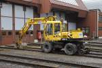 Ein Zweiwegefahrzeug steht am 21.05.2015 im Bahnhof Schruns.