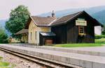 19.06.1994, Österreich,	Murtalbahn, Bahnhof  St.Lorenzen mit einem bewundernswerten Bahnsteig.