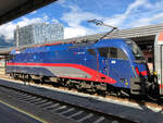 Die Rückseite der ÖBB 1216 012-5  NightJet  vor dem EC 84 nach München Hbf.