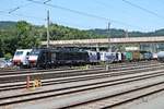 Am 02.07.2018 steht MRCE/TXL ES 64 F4-285 (189 285-0) mit einem Containerzug nach Verona Q.