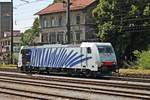 Portrait am Mittag des 02.07.2018 von 186 440, als diese als Vorspann an den Schrottzug von 189 901 im Bahnhof von Kufstein rangierte.