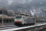 189 917-8 steht am 21.1.2011 im neuen ``Zebralook`` von Lokomotion in Kufstein.