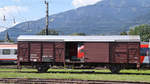 Der Werkstättenwagen 40 81 943 6 757-4 der ÖBB war Ende August 2019 in der Nähe des Außenbereiches des Heizhauses Lienz zu sehen.