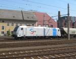 185 673-1 von Railpool / Floyd verlsst am 06. August 2013 mit einem Getreidezug den Bahnhof Linz in Richtung Amstetten.