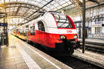 4744 526-6 hält als S2 5071 (Freilassing - Linz Hbf) in Salzburg Hbf.
Aufgenommen am 27.12.2017.