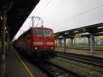 DB 111 040-2 mit dem RE 79019 aus Traunstein, in Salzburg Hbf; 27.05.2011