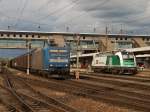 185.514 + 1216.960 G 48960 nach kurzer Zeit kam der Lokfhrer der 1216 in  Wels Hbf 10.6.13 