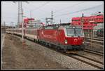 383 105 mit IC45 in Wien Zvbf.