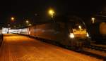 Am späten Abend des 11.1.2014 wartet der Schnee-Express mit 182 597-5 von MRCE in Wörgl auf seine Heimreise von Bludenz/Mallnitz Obervellach nach Hamburg.