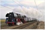 Hogmanay Express: �GEG 01.533 mit dem D 16070, hier in der N�he von Wilfleinsdorf an der Ostbahn, 03.01.2010.