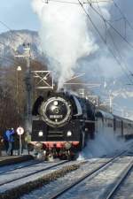 BR 01 1533-7 bei einer Scheinanfahrt in Oberndorf / Tirol  anllich einer Rundreise   Winterdampf ber die Alpen    8.1.2011