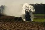 Kilometerweit sah man in der Ferne schon die gewaltige Dampfwolke, bevor die 671 der GKB  mit dem Sonderzug von Graz nach Weiz an uns vorbeifuhr.