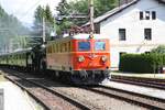 ÖSEK 1010.02 als Vorspann zur ÖSEK 310.23 mit dem SR 14831 (Heiligenstadt - Mürzzuschlag) fährt am 10.Juni 2018 in den Bahnhof Semmering ein.