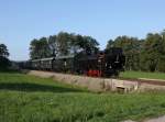 Die 392 2530 mit einem Sonderzug am 28.09.2013 unterwegs auf der Ampflwanger Museumsbahn.