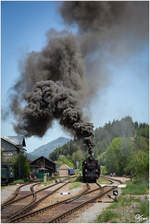 Die ÖGEG Dampflok 77.28 fährt mit SR 14533 zum  Radfrühling im Traisental  von St Pölten nach Markt St.Aegyd  
Bahnhof St.Aegyd 29.4.2018