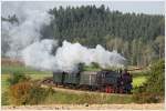 77.28 ist am späten Nachmittag des 3.10.2014 mit einem Fotozug über den Hausruck von Ried nach Attnang-Puchheim unterwegs.