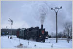 431.032 (ex ÖBB 93.1360) am 12.1.2019 mit ihrem Pn 59253 von Poniklá nach Martinice v Krk. beim Einfahrsignal Martinice.