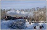 431.032 (ex ÖBB 93.1360) am 11.1.2019 mit ihrem Pn 59237 von Benešov u Prahy nach Kolín kurz vor der Durchfahrt der Haltestelle Rataje nad Sázavou zastávka.