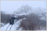 Wie schnell sich an diesem 11.1.2019 das Wetter änderte sieht man schön auf diesem Bild. 431.032 (ex ÖBB 93.1360) am 11.1.2019 mit ihrem Pn 59237 von Benešov u Prahy nach Kolín aufgenommen nach Rataje nad Sázavou kurz nach dem Bahnhof Ratboř. Zwischen dieser Aufnahme und dem Bild davor liegen gerade einmal 50 Minuten.