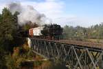 NBIK 93.1332 am 23.Oktober 2020 als NBiK-Fahrt 1 (Weizelsdorf - Ferlach) auf der Loiblbachbrücke in Ferlach.