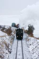 NLB 93.1420 als Nebenfahrt SGAG 14500 am 11.Februar 2013 im Einscnitt vor der Hst. Karnabrunn. 

