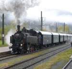 93.1332 mit einem Sonderzug vom Lienz nach Spittal-Millstättersee am 22.4.2012 bei der Abfahrt in Greifenburg-Weißensee.