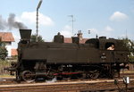 93.1373 rangiert im August 1975 im Bahnhof Schwarzenau.