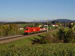 Die 2016 056 und die 1163 013 am 30.04.2017 unterwegs bei Pöndorf.