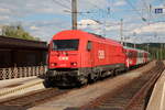 Die 2016 096 hat am 1.6.2020 die Aufgabe den letzten Radzug R4189 mach Bad Radkersburg zu bringen und wartet in Spielfeld-Straß auf die Abfahrt.