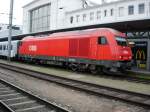 2016 022-2 wartet mit ihrem City-Shuttle nach Weiz im Grazer Hauptbahnhof auf das Abfahrtssignal. Am 31.07.08