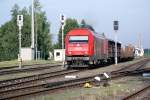 2016 056 fhrt am 22.07.2009 mit ihrem Gterzug aus dem Bahnhof Vlkermarkt-Khnsdorf in Richtung Wolfsberg.