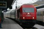 2016 002-4 mit einem EURegio von Wien Sdbahnhof nach Budapest keleti pu ber Sopron bei der Einfahrt in Wiener Neustadt.