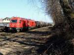 2016 063-6 verlässt mit dem Kesselwagenzug,GAG47850, den Zwischenhaltebahnhof Ried; 130314