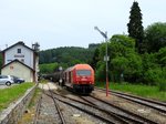 2016 065-2 durchfährt mit LGAG47850, welcher an diesem Tag anstatt 12, aus 24Wagen (96Ax)besteht, den Bahnhof Hausruck; (Aufnahmestandort am Erdwall hinter Prellbock beim Ladegleis) 160527