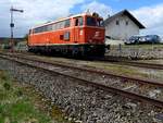 2043 005-4  Jumbo ; wartet im Bahnhof Hausruck auf die Weiterfahrt; 170406