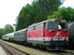 2043 016-1 ist mit dem  Unkrautvernichtungszug  zugegen;090518