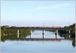 Ein 2043-Tandem bei der berquerung der Stadlauer Ostbahnbrcke/Wien; 29.08.11