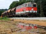 2043 022-9 mit Schotterwagen auf der Hochwassergeschdigten Innkreisbahn bei Mehrnbach; 120803