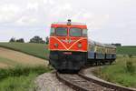 RBAHN 2050.09 mit dem SR 16841 (Ernstbrunn - Rückersdorf-Harmannsdorf) am 02.August 2019 beim Strecken-Km 27,0 der Lokalbahn Korneuburg - Mistelbach.