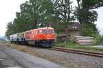 RBAHN 2050.09 am 02.August 2019 mit dem SR 16842 nach Ernstbrunn im Bahnhof Rückersdorf-Harmannsdorf.