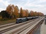 2050-05 der GEG verlsst mit einem Sonderzug den Bahnhof Ried i.I., welchen doch glatt die ltere Dame mit Sack u.