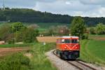 2050.009, unterwegs als Brandbeobachtung fr die beiden Dampfloks des SEZ 14818, zwischen Korneuburg und Ernstbrunn, kurz nach Karnabrunn.