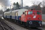 FROWOS 2062 053-0 betriebsbereit am Schlu der NF 19124 nach Waldmhle am 01.12.2012 bei der Ausfahrt aus dem Bf.