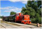 Sonderzug (SR19664) der Dieselnostalgie mit 2067.14 von Sigmundsherberg nach Hadersdorf a.Kamp; Hier beim Halt in Horn; 27.6.2010.