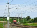 2070 013-5 als Lokzug im Gleisbogen bei Haiding in Richtung Passau; 190717