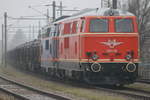 NLB 2143.056 & Regiobahn 2143.062 im Bahnhof Korneuburg am 13.1.2018 abgestellt mit einem Güterzug.